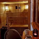 Lunela Estate With Sauna Vakantiehuis Cerklje na Gorenjskem