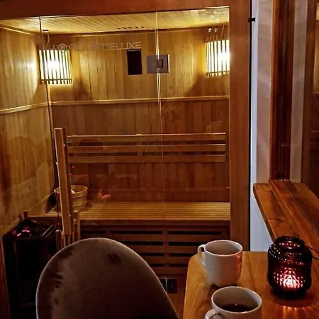 Lunela Estate With Sauna Vakantiehuis Cerklje na Gorenjskem