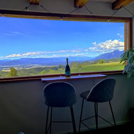Lunela Estate With Sauna Casa de Férias Cerklje na Gorenjskem