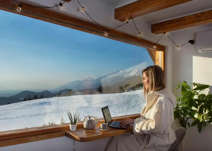 Lunela Estate With Sauna Vakantiehuis Cerklje na Gorenjskem